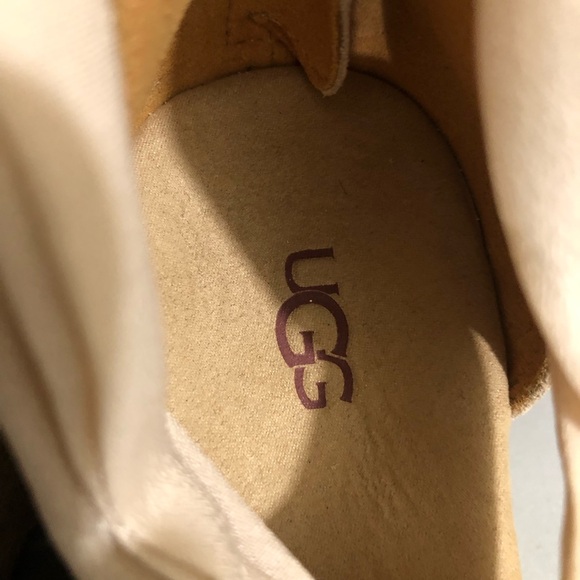 Ugg Wedge Espadrille Tie Around Sandals. Size 10. - Picture 9 of 9